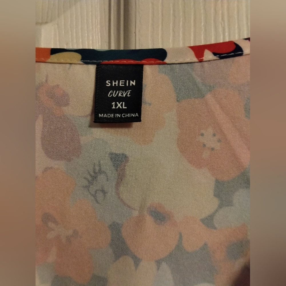 Women's Shein Dress - Picture 3 of 6